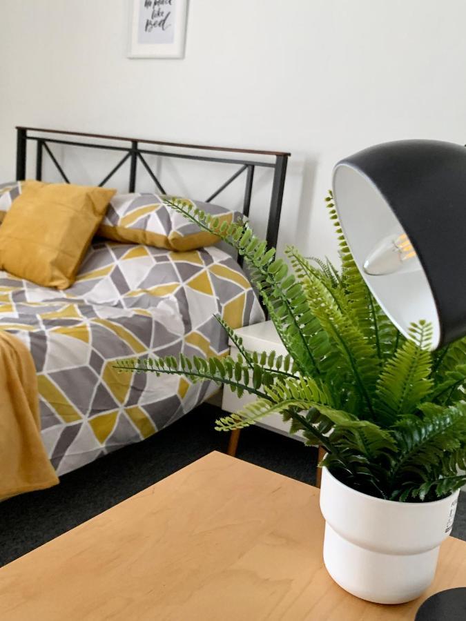 Contemporary 2 Bedroom Victorian Town House - Sleeps Up To 6 Kimberley  Buitenkant foto